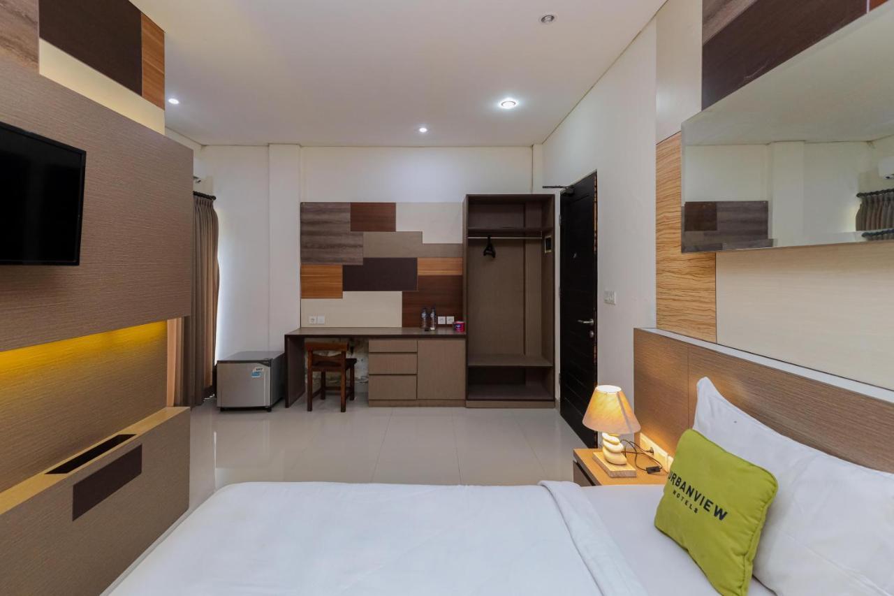 Urbanview Hotel Wg Jimbaran Bali Унґасан Екстер'єр фото