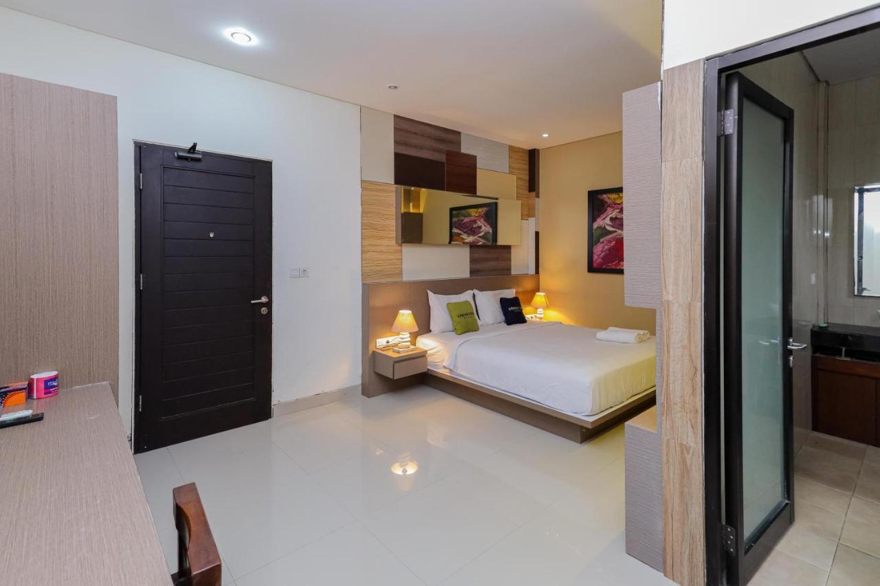 Urbanview Hotel Wg Jimbaran Bali Унґасан Екстер'єр фото